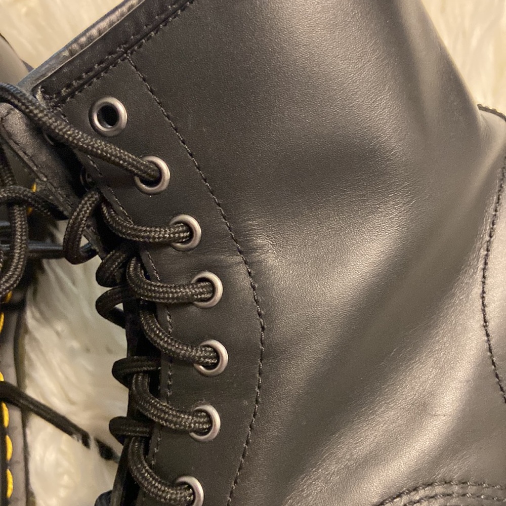 Dr.Martens  Air Wair with sole bouncing 🥾 size 8M BNWOT please see all photos - Picture 4 of 17
